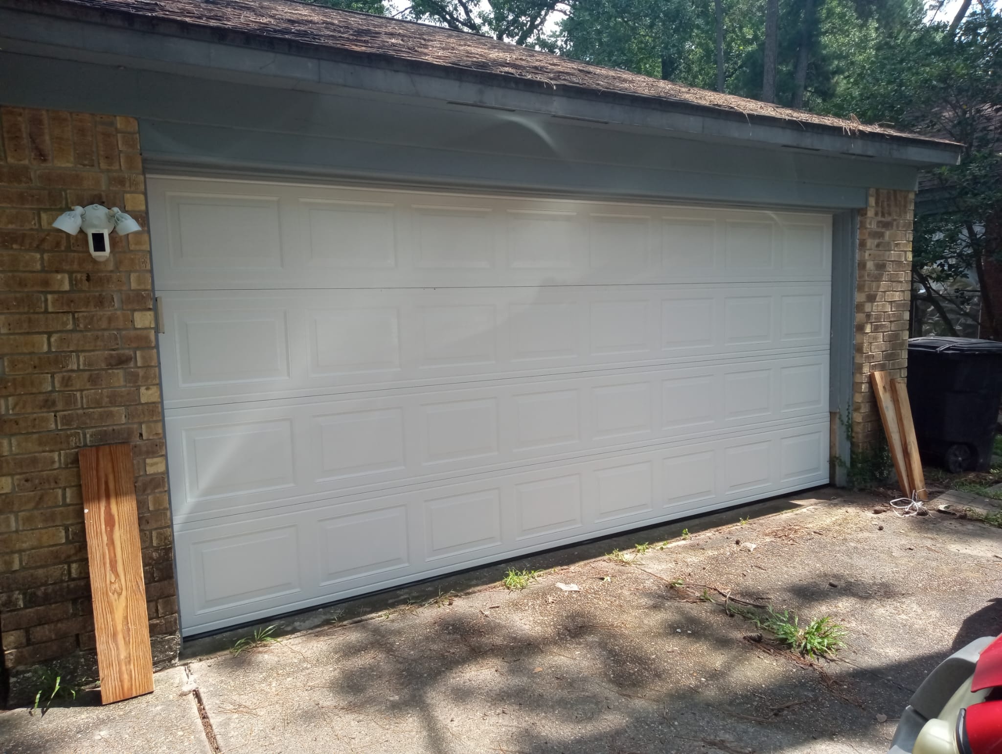 # Expert Overhead Garage Door Services in Missouri City, TX In a vibrant community like Missouri City, TX, the state... - Lemus Garage Door Services Sugar Land TX